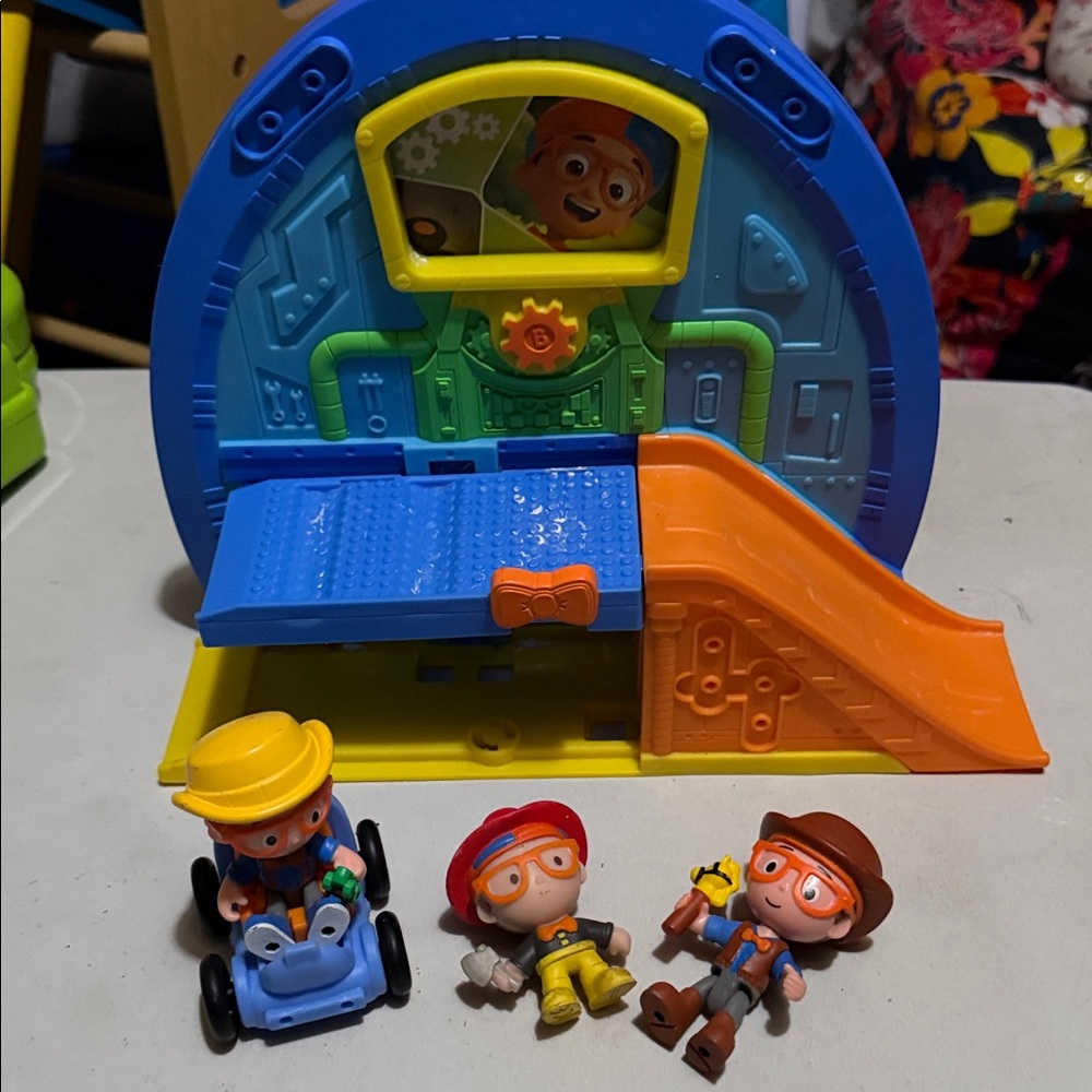 Adventure Playset blippi with Figures -